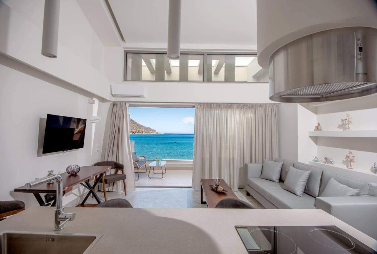 Nama Sea Side Suites Plaka  Экстерьер фото